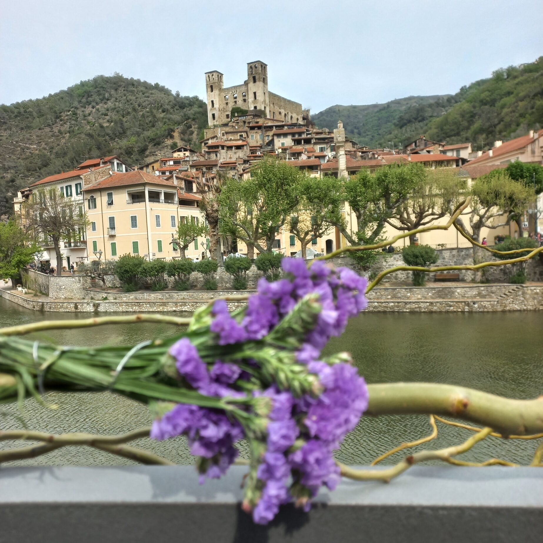 Tutti i colori tranne uno borgo