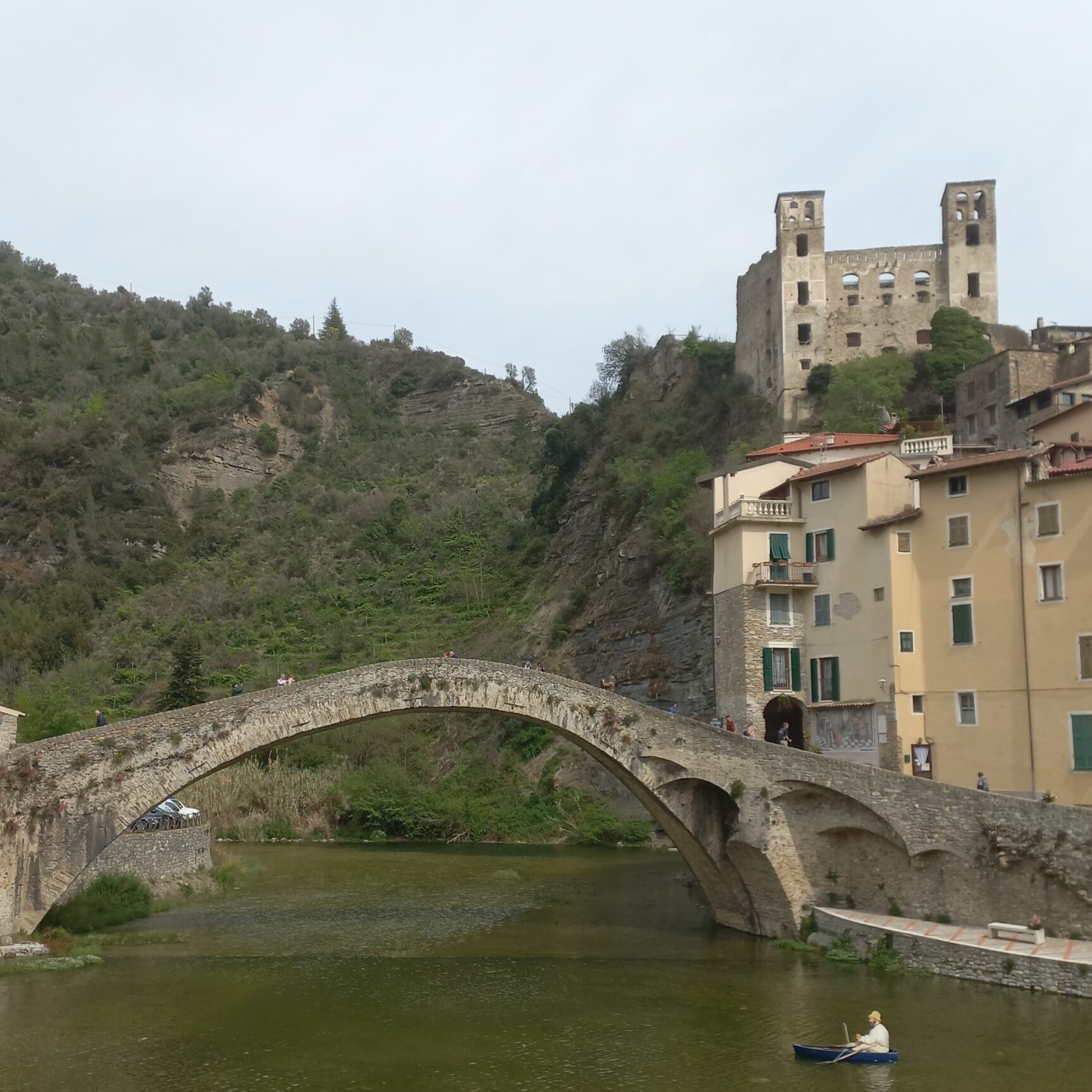 Tutti i colori tranne uno ponte